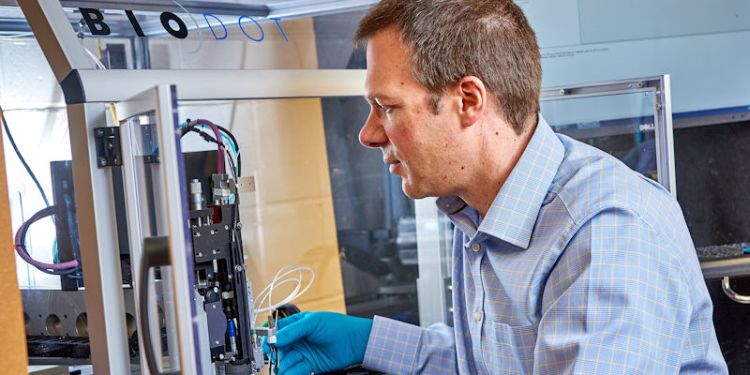 Bioelectronics facilities desktop device
