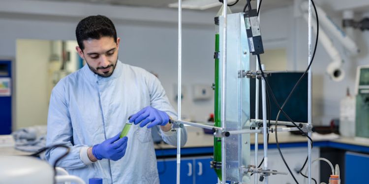 Saleh in the lab