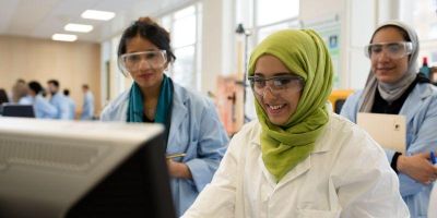 Women in lab