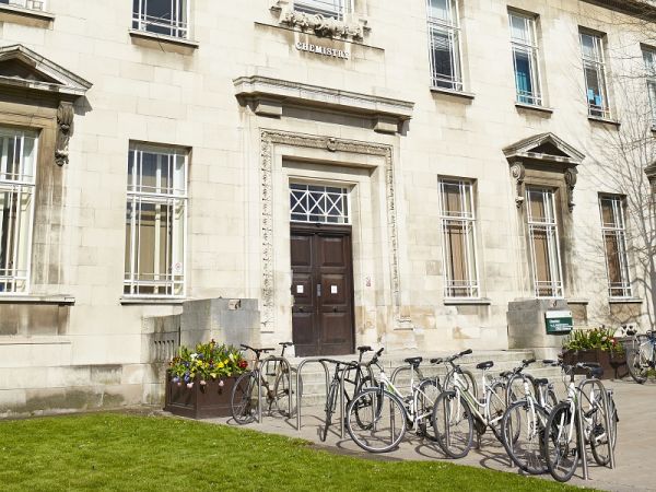 Entrance to the Chemistry building