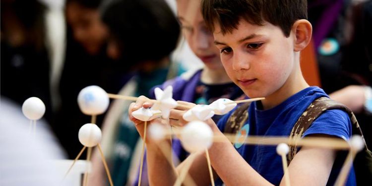 Crystal creations, marvellous microbes, and more: EPS at Be Curious 2023