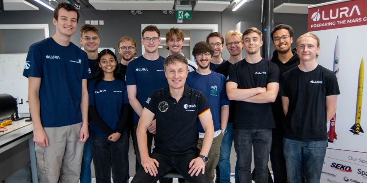 Astronaut Matthias Maurer with members of LURA