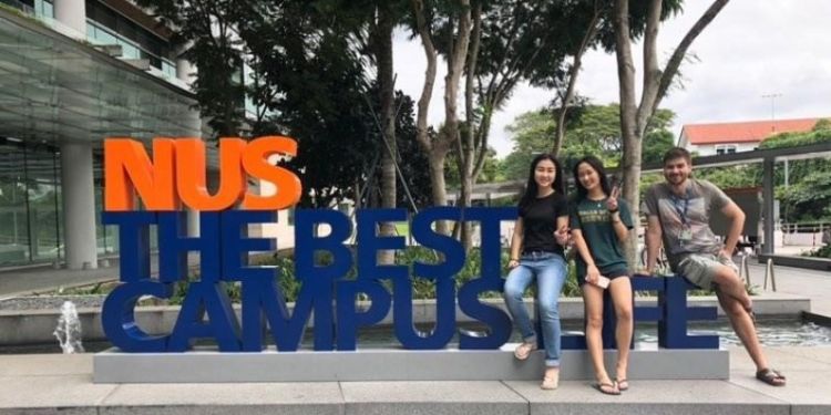 student yuhua spent a year abroad studying in Singapore.
