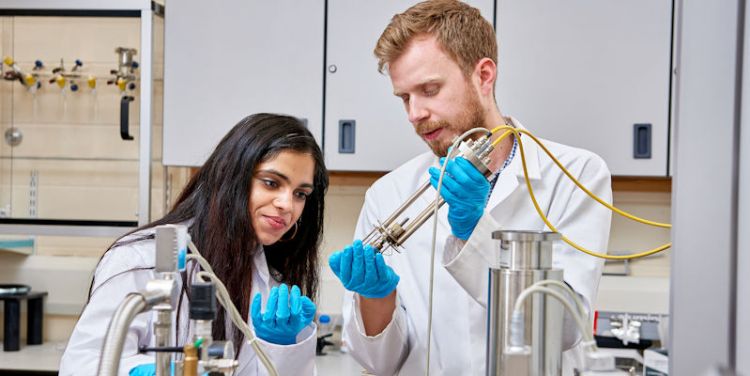 Physics postgraduate researchers learning